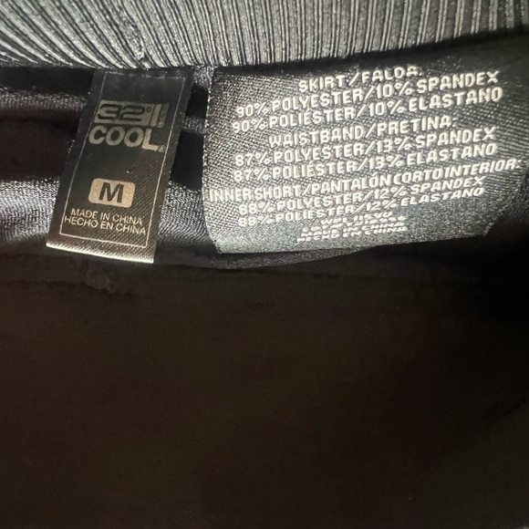 32 degrees cool | size medium | exercise skirt skort - Picture 3 of 5